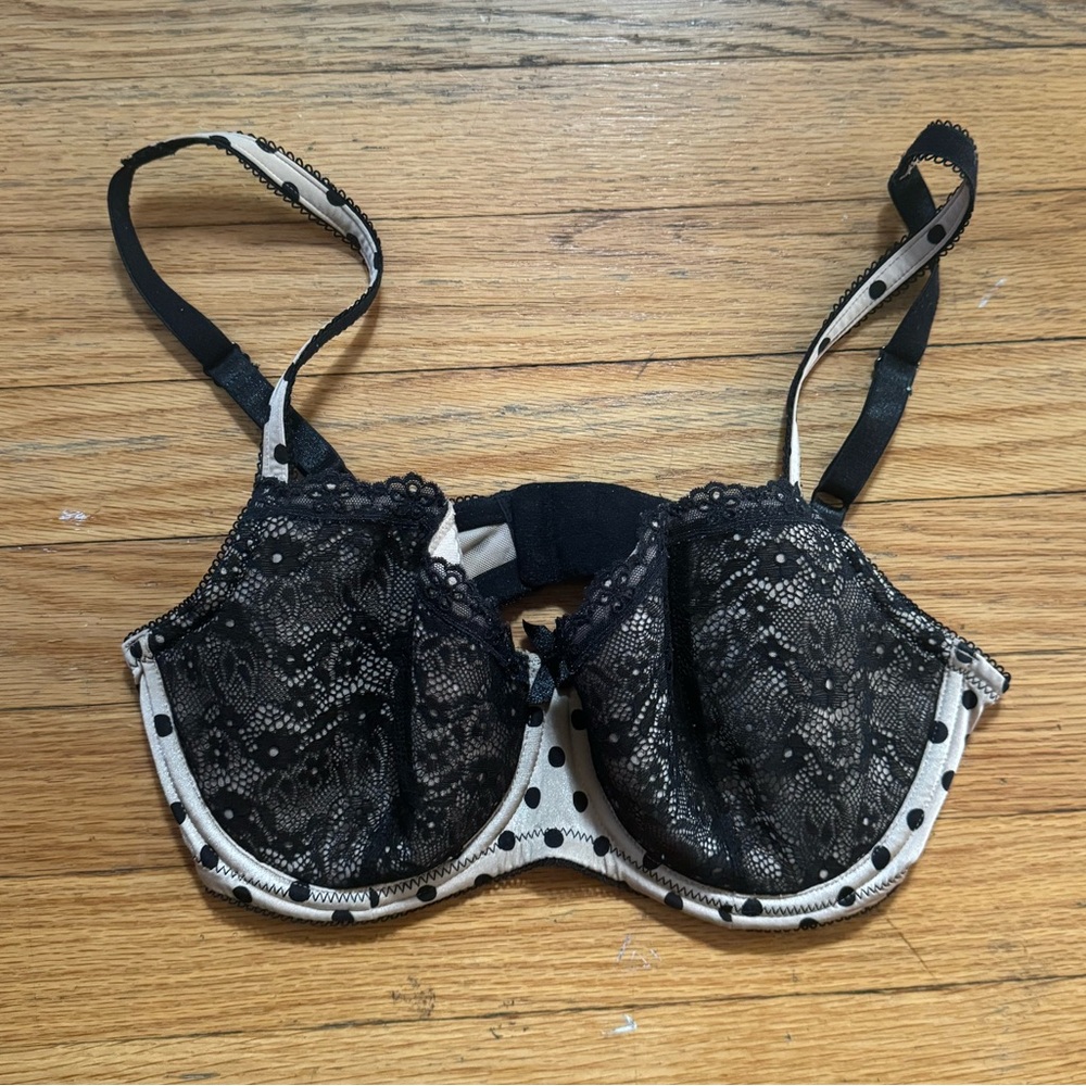 b.tempt’d | black/beige lace bra